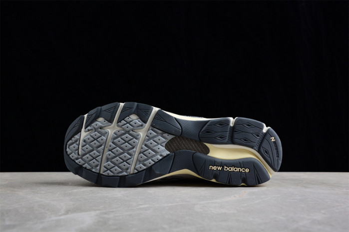 new balance nb-072