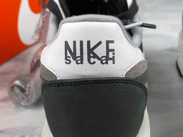 nike ld waffle sacai black bv0073-001