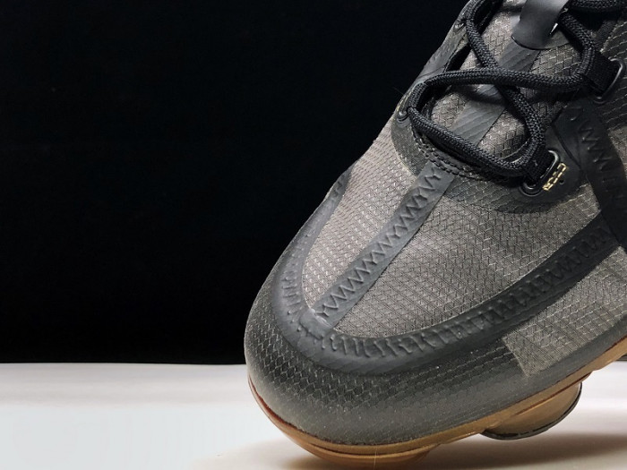 nike air vapormax 2019 black metallic gold ar6631-002