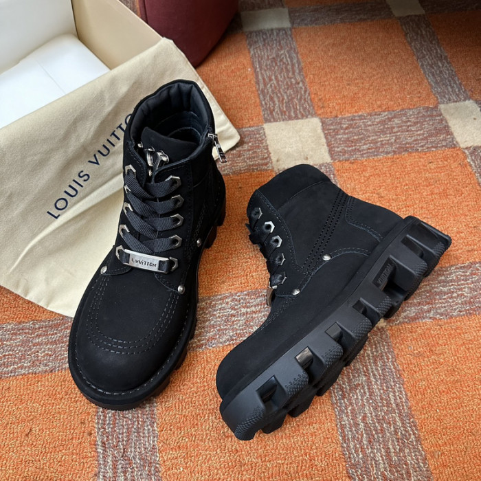 L**V**T* BOOTS LVTBS-001