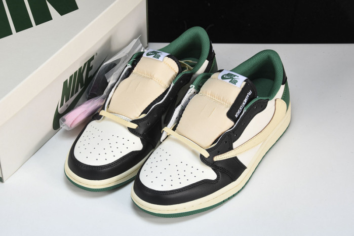Travis Scott x Air Jordan 1 Low DH7866-128