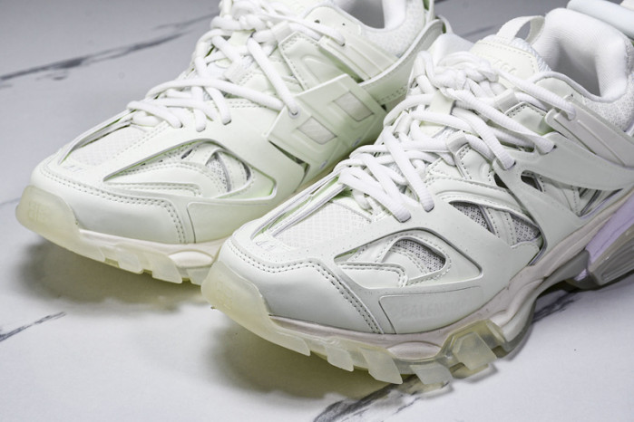 Ba*len*cia*ga track trainer  btt-186