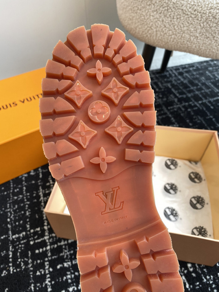 L**V**T* BOOTS LVTBS-005