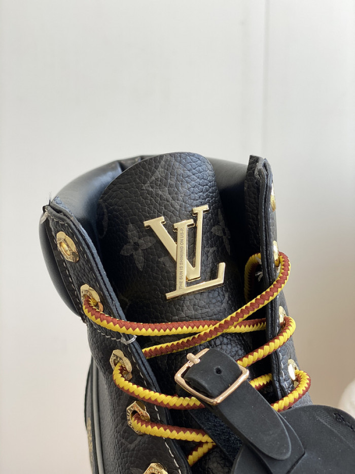 L**V**T* BOOTS LVTBS-005