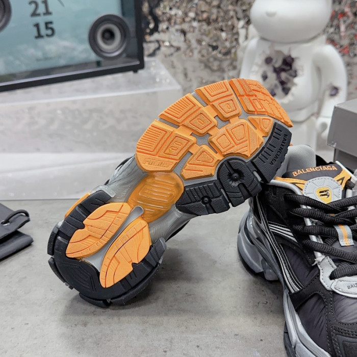 Ba*len*cia*ga track runner  btt-196