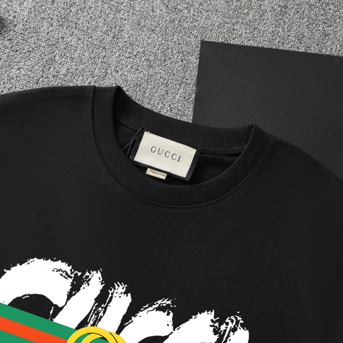 G*UCCI CLOTHES GICS-015