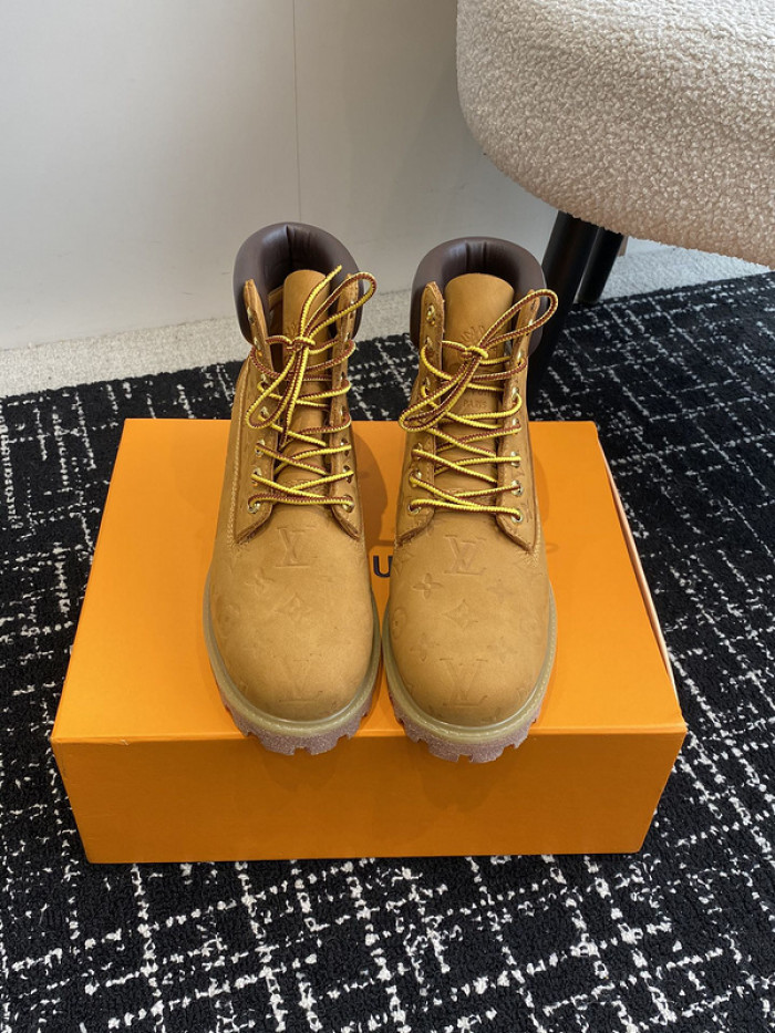 L**V**T* BOOTS LVTBS-006