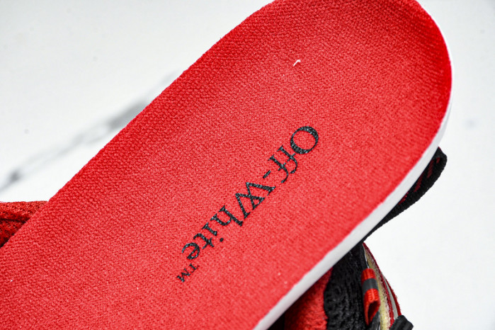 C/O​ SNEAKERS CO-030