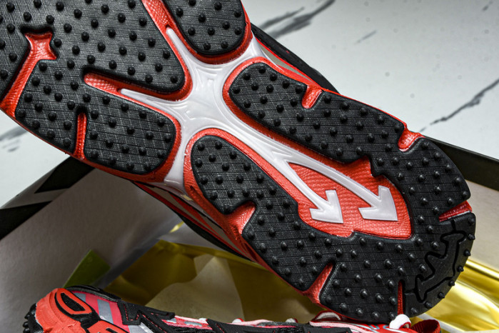 C/O​ SNEAKERS CO-030