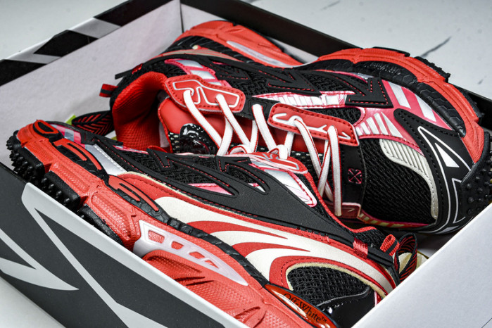 C/O​ SNEAKERS CO-030