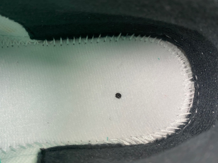 Air Jordan 4 “Remastered” FQ7939-140