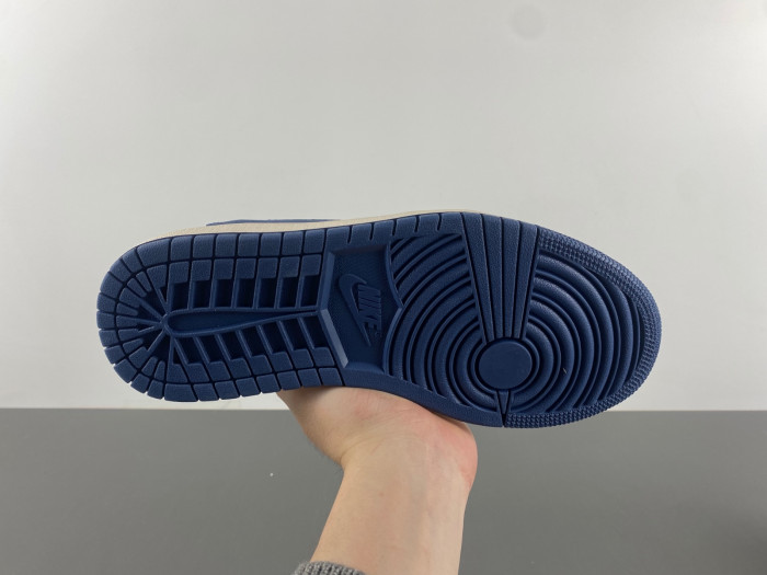 Travis Scott x Air Jordan 1 Low OG DM7866-713