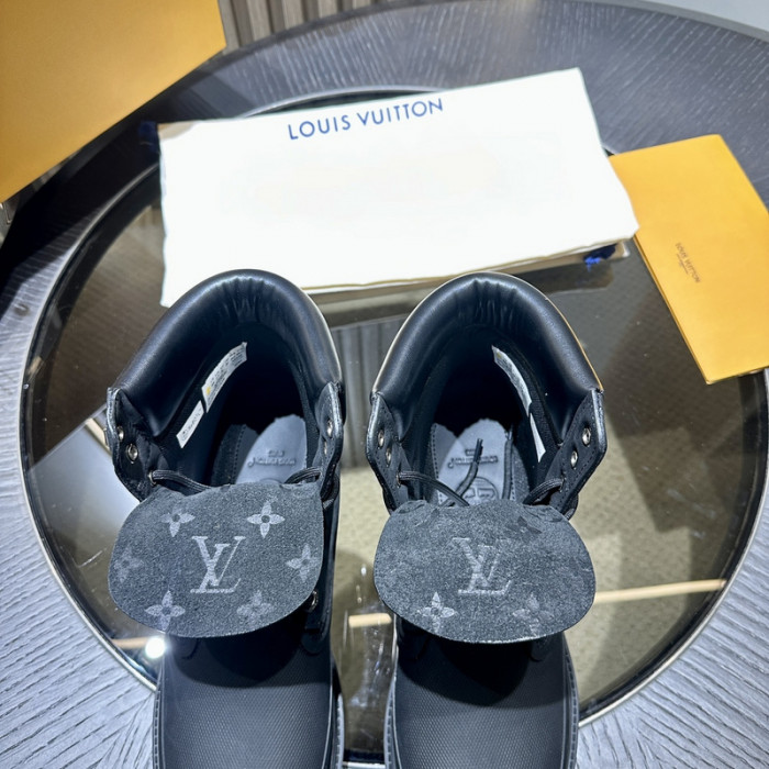 L**V**T* BOOTS LVTBS-024