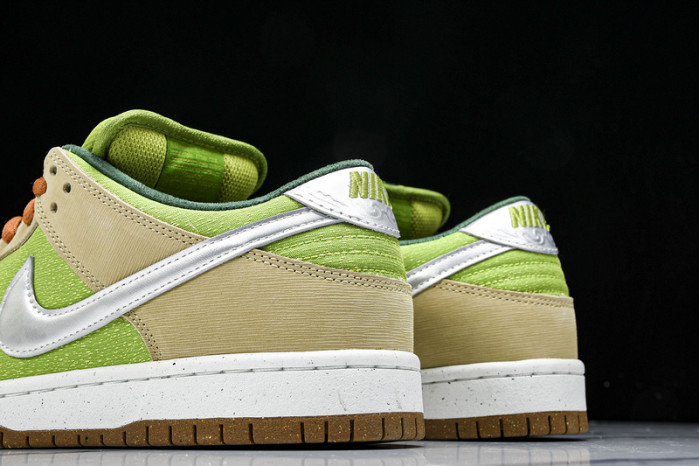 nike sb dunk low “escargot”  fq7585-200