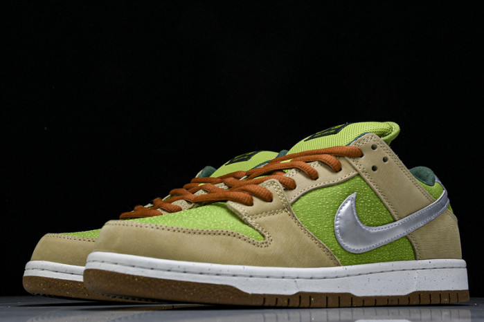 nike sb dunk low “escargot”  fq7585-200