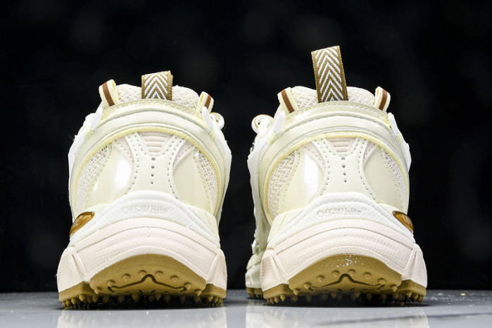 C/O​ SNEAKERS CO-014