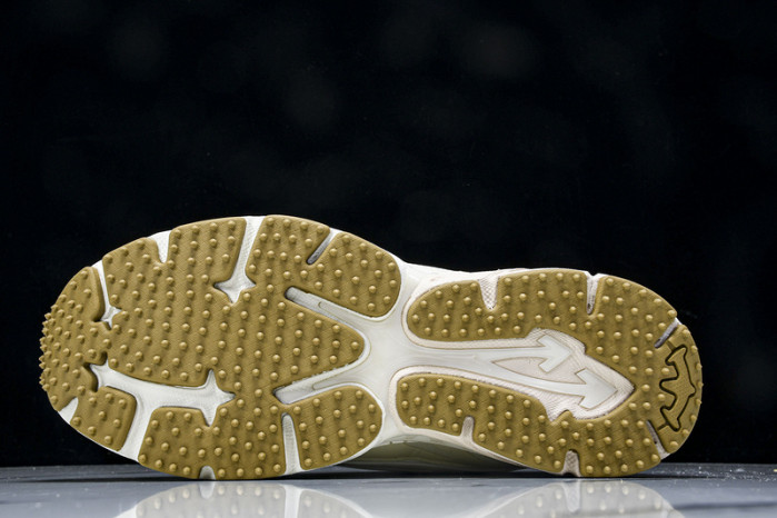 C/O​ SNEAKERS CO-014