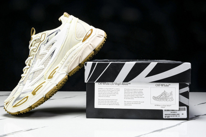 C/O​ SNEAKERS CO-014