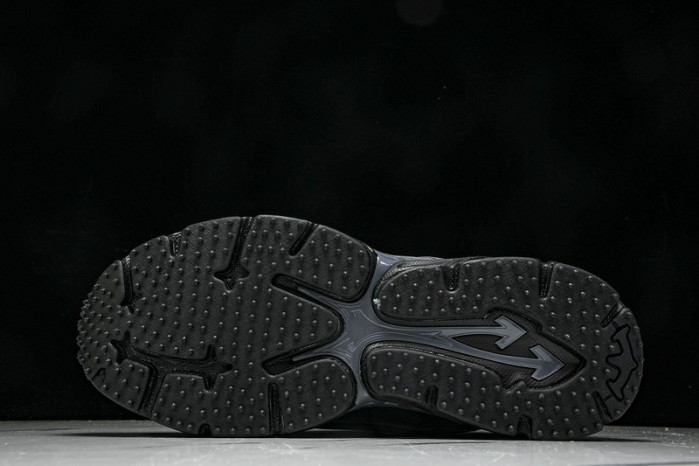 C/O​ SNEAKERS CO-012