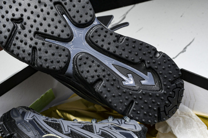 C/O​ SNEAKERS CO-012