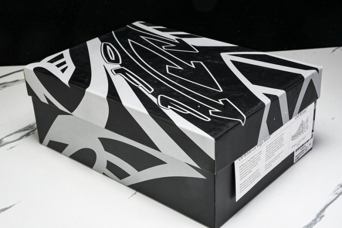 C/O​ SNEAKERS CO-012