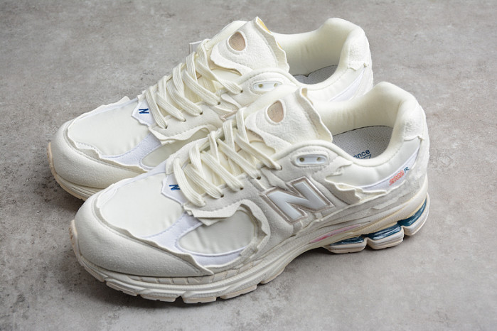 new balance  m2002rdc